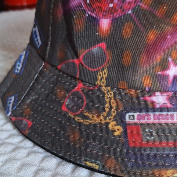 NWT - Choose Retro Graffiti Style 80s/90s Reversible Bucket Hat/ Unisex - Picture 17 of 17